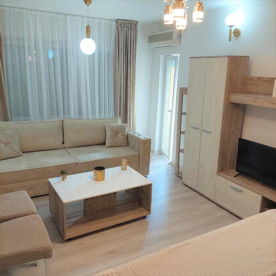 City Lux Square Apartments Скоп'є Екстер'єр фото