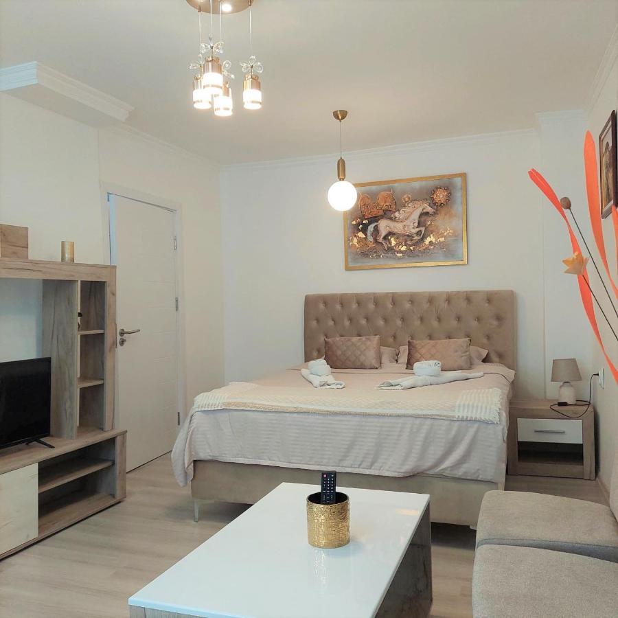 City Lux Square Apartments Скоп'є Екстер'єр фото