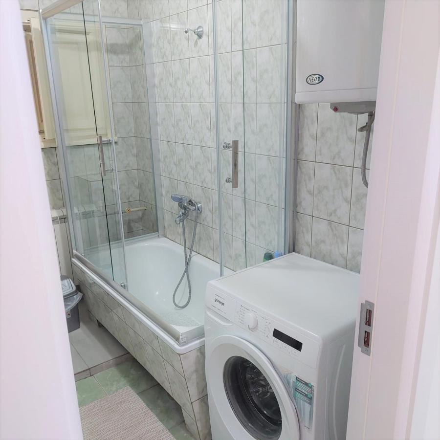 City Lux Square Apartments Скоп'є Екстер'єр фото